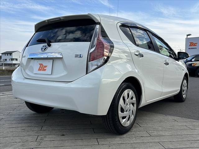 TOYOTA AQUA 2017 Image 31