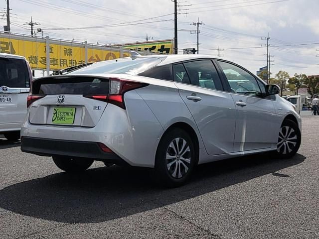 TOYOTA PRIUS 2019 Image 31