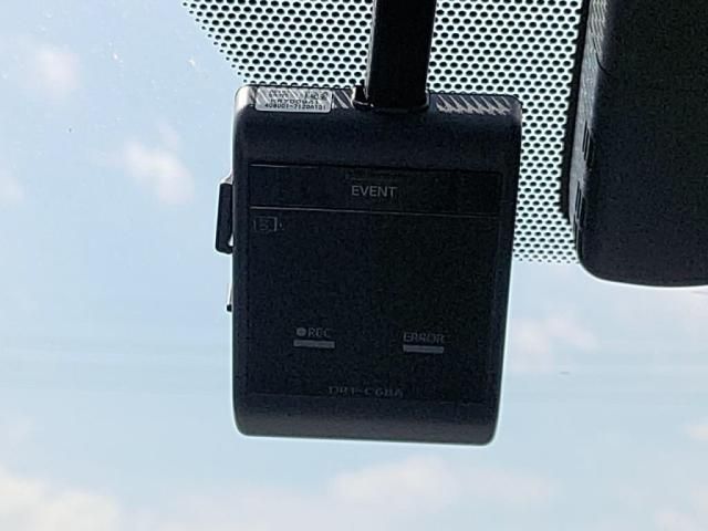 TOYOTA PRIUS 2019 Image 31