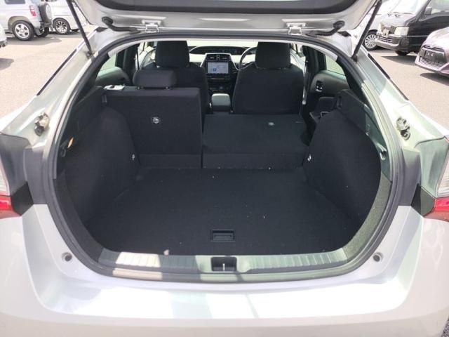 TOYOTA PRIUS 2019 Image 31