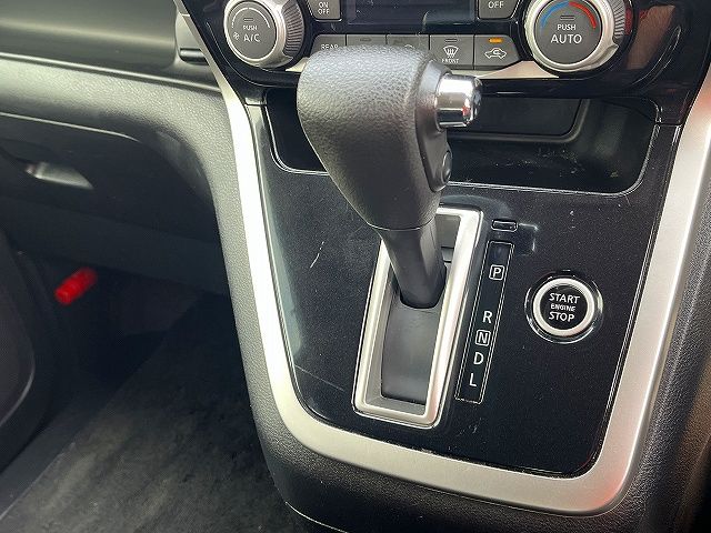 NISSAN SERENA  S-HYBRID 2018 Image 31