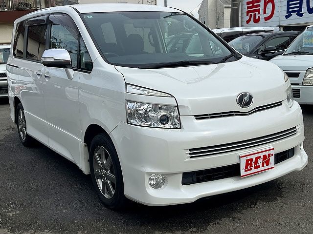 TOYOTA VOXY 2010 Image 31