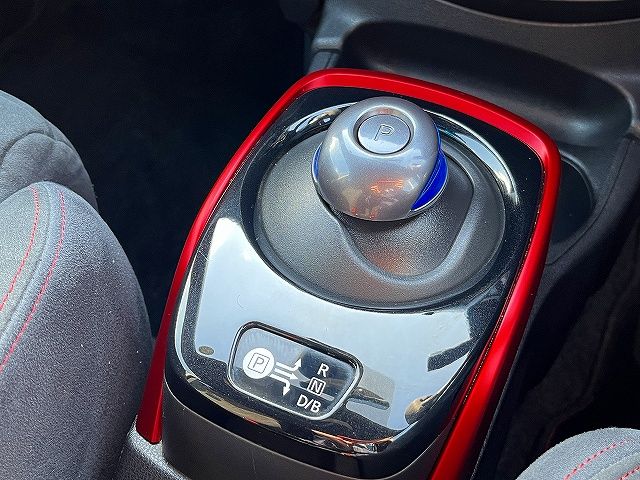 NISSAN NOTE 2017 Image 31