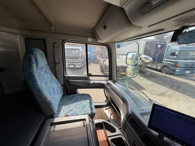 HINO PROFIA 2003 Image 31