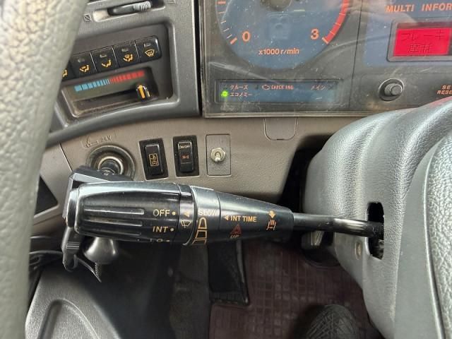 HINO PROFIA 2003 Image 31