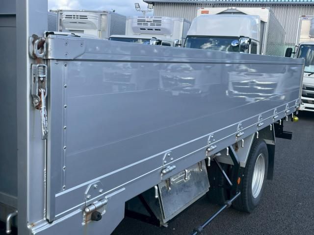 MITSUBISHI CANTER 2018 Image 31