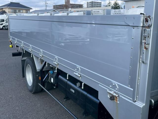 MITSUBISHI CANTER 2018 Image 31