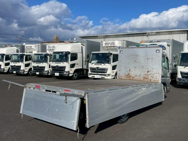 MITSUBISHI CANTER 2018 Image 31