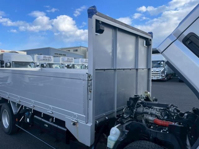 MITSUBISHI CANTER 2018 Image 31