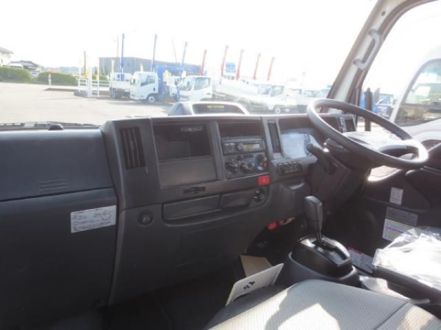 ISUZU ELF 2023 Image 31