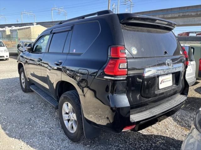 TOYOTA LANDCRUISER PRADO 2018 Image 31