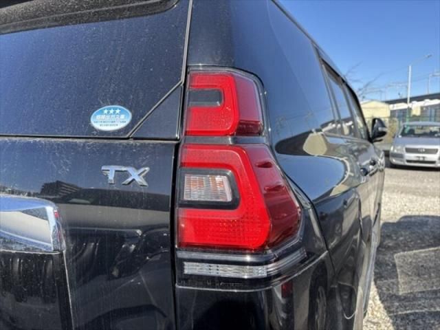 TOYOTA LANDCRUISER PRADO 2018 Image 31