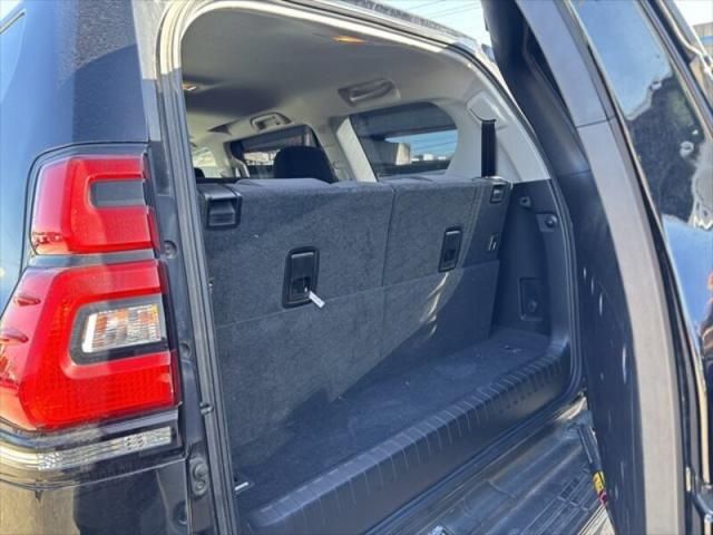 TOYOTA LANDCRUISER PRADO 2018 Image 31