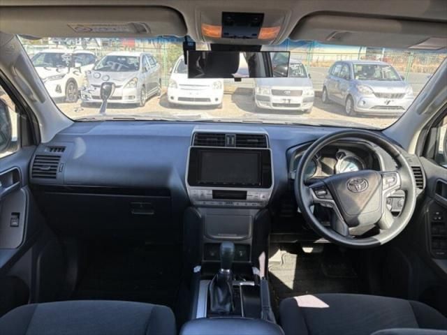 TOYOTA LANDCRUISER PRADO 2018 Image 31