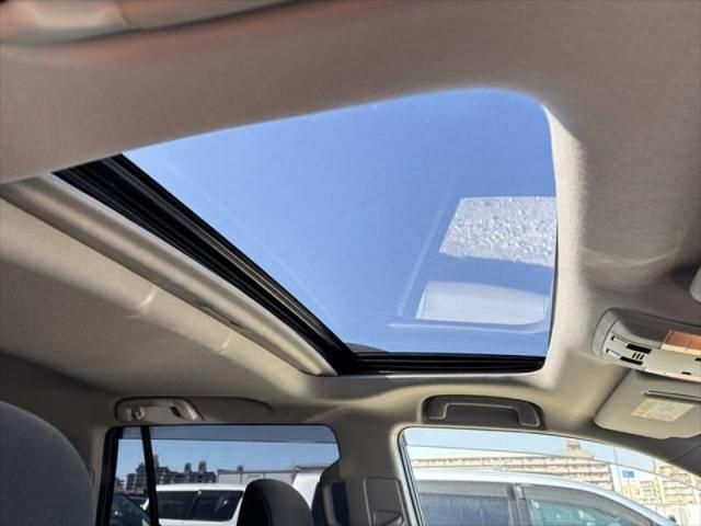 TOYOTA LANDCRUISER PRADO 2018 Image 31