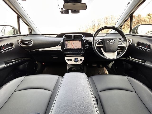 TOYOTA PRIUS 2016 Image 31