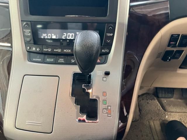 TOYOTA VELLFIRE 4WD 2014 Image 31