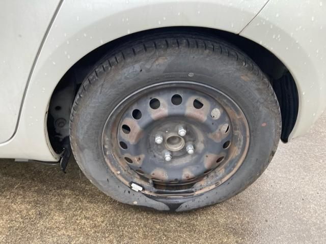 TOYOTA VITZ 2010 Image 31