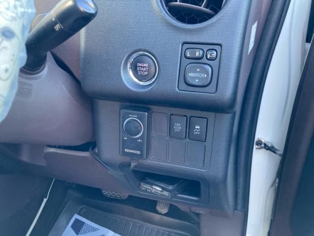 TOYOTA SPADE 2012 Image 31