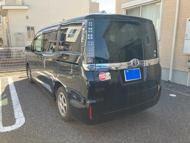 TOYOTA VOXY 2014 Image 31