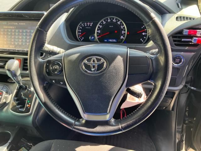 TOYOTA VOXY 2014 Image 31