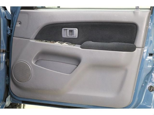 TOYOTA HILUXSURF WAGON 4WD 2000 Image 31