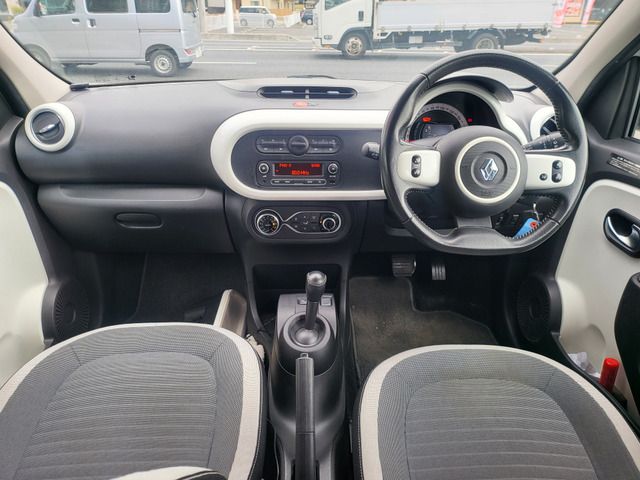 RENAULT TWINGO 2017 Image 31