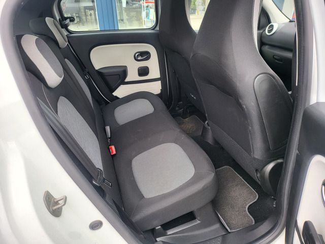 RENAULT TWINGO 2017 Image 31