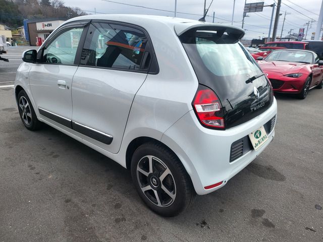 RENAULT TWINGO 2017 Image 31
