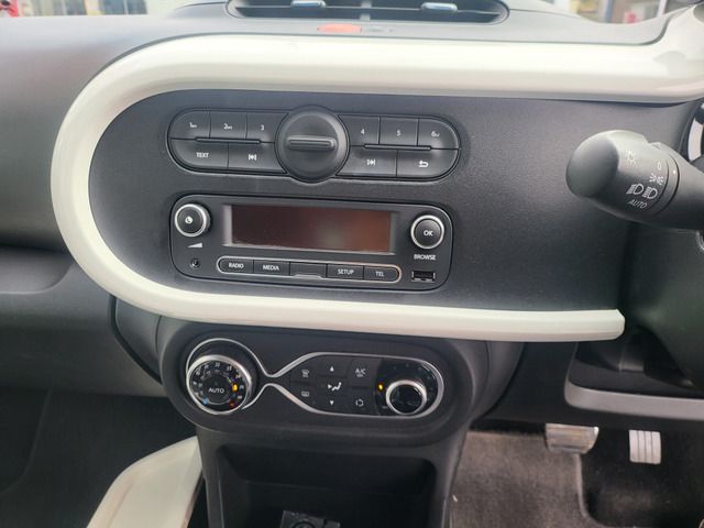 RENAULT TWINGO 2017 Image 31