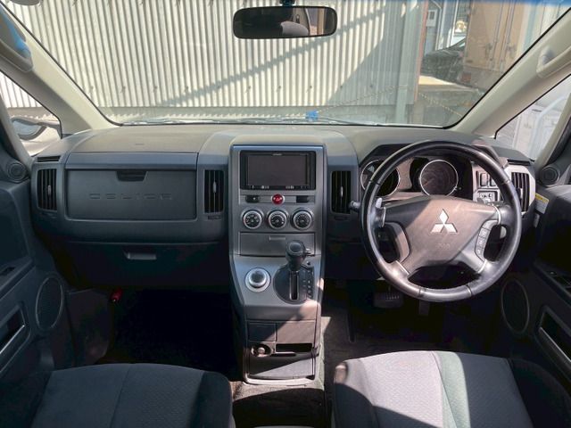 MITSUBISHI DELICA D:5 4WD 2010 Image 31