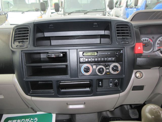 NISSAN ATLAS 2011 Image 31