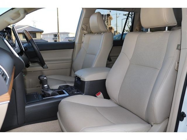 TOYOTA LANDCRUISER PRADO 2023 Image 31