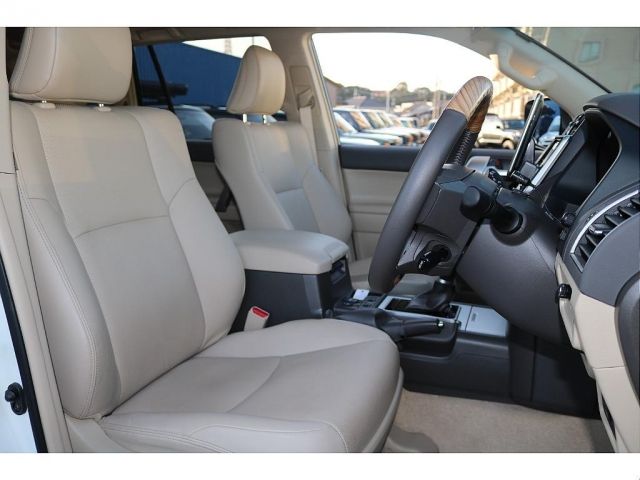 TOYOTA LANDCRUISER PRADO 2023 Image 31