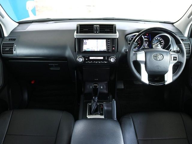 TOYOTA LANDCRUISER PRADO 2017 Image 31