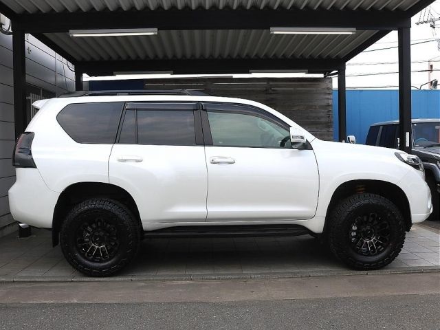 TOYOTA LANDCRUISER PRADO 2017 Image 31