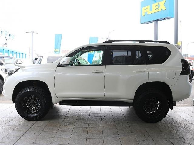 TOYOTA LANDCRUISER PRADO 2017 Image 31