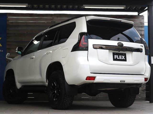 TOYOTA LANDCRUISER PRADO 2017 Image 31