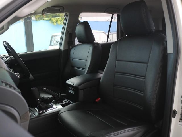 TOYOTA LANDCRUISER PRADO 2017 Image 31