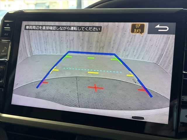 TOYOTA VOXY HYBRID 2018 Image 31