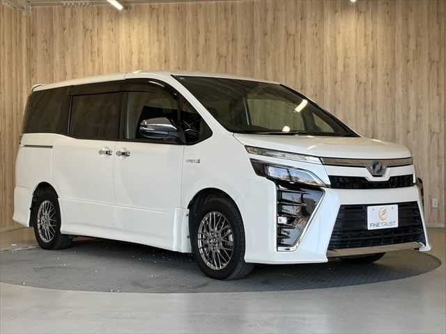 TOYOTA VOXY HYBRID 2018 Image 31