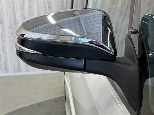 TOYOTA VOXY HYBRID 2018 Image 31