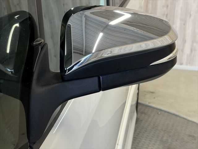 TOYOTA VOXY HYBRID 2018 Image 31