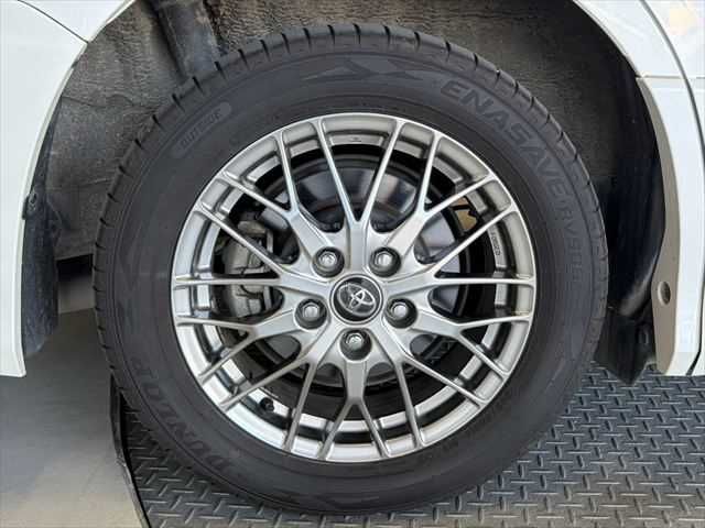 TOYOTA VOXY HYBRID 2018 Image 31