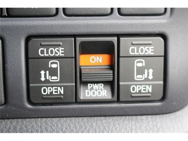 TOYOTA VOXY 2016 Image 31