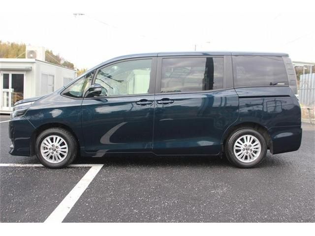 TOYOTA VOXY 2016 Image 31