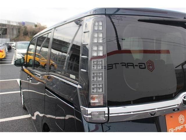 TOYOTA VOXY 2016 Image 31