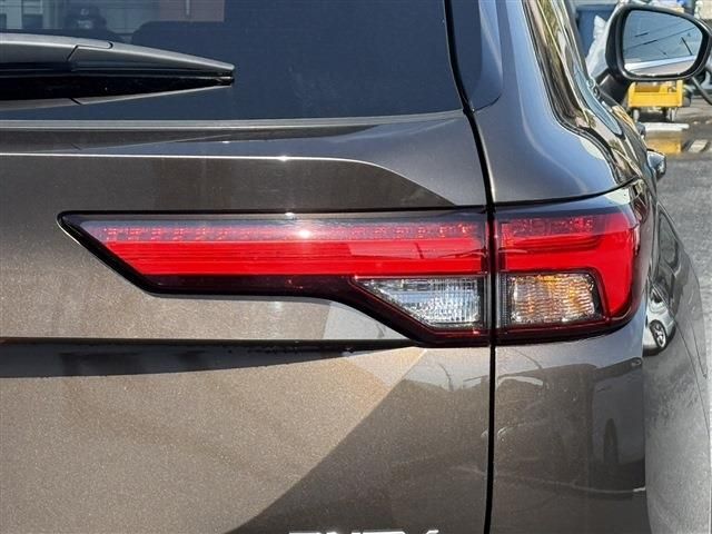 MITSUBISHI OUTLANDER PHEV 2023 Image 31