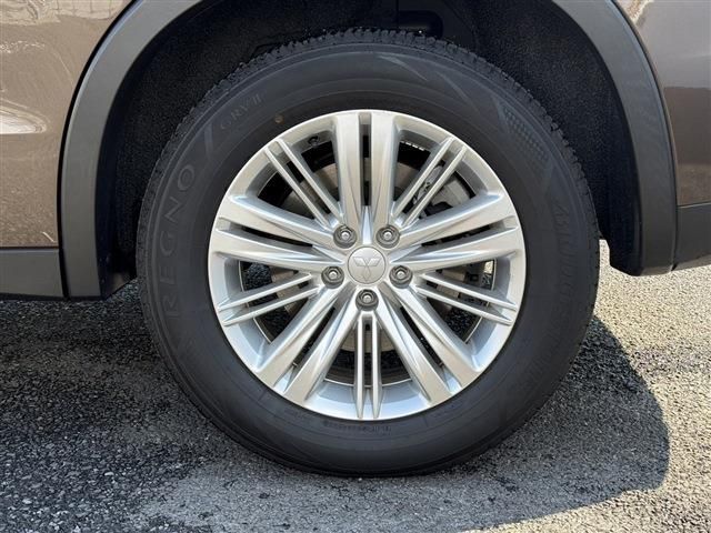 MITSUBISHI OUTLANDER PHEV 2023 Image 31