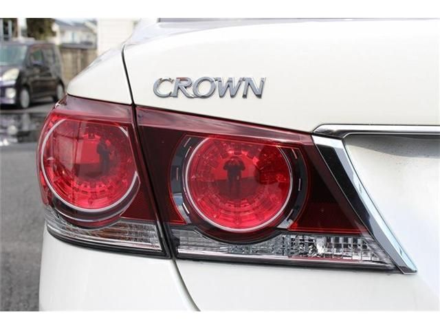 TOYOTA CROWN SEDAN HYBRID 2017 Image 31